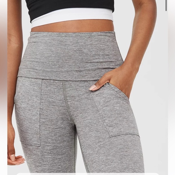 Offline by Aerie the hugger high waist fold over flared leggings - Picture 10 of 14